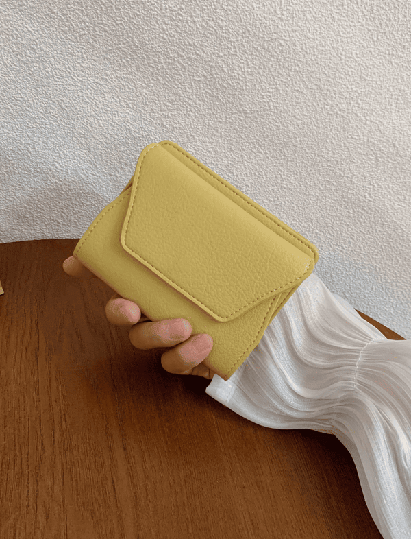 Billetera Mini Envolvente Amarilla Ref. W131