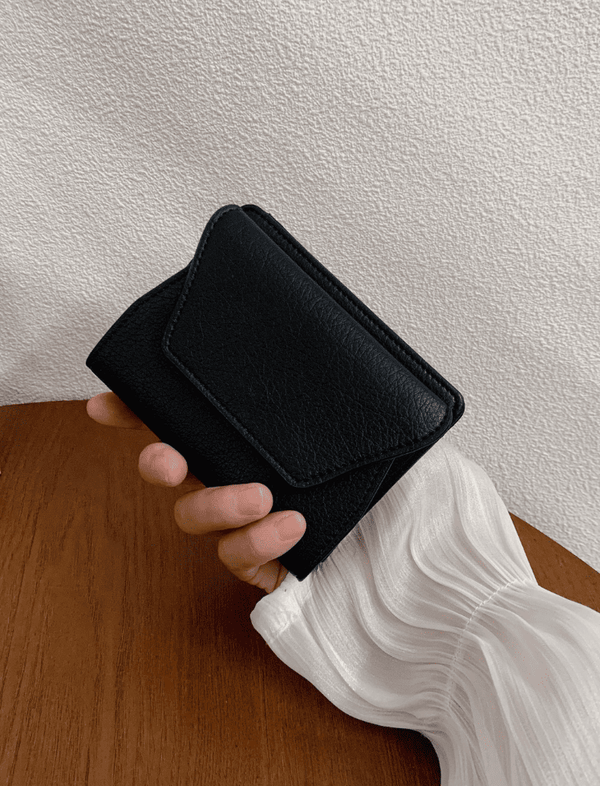 Billetera Mini Envolvente Negra Ref. W131